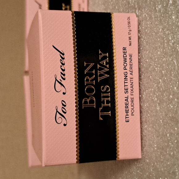 TOO FACED Born This Way Setting Powder Translucent NIB full size - Picture 7 of 8